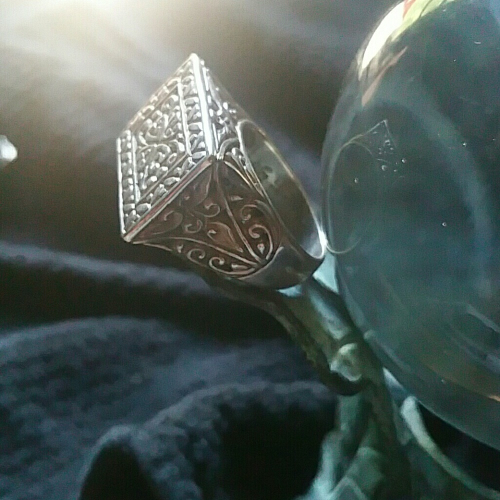 925 Beautiful filigree ring size 9